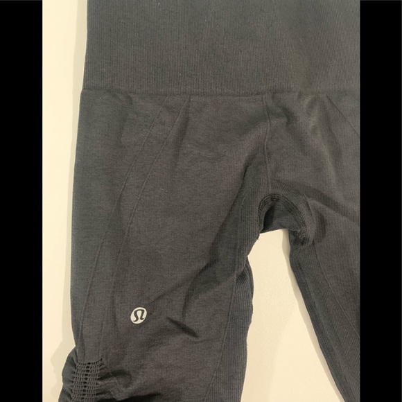 Lululemon crop leggings - Picture 2 of 8